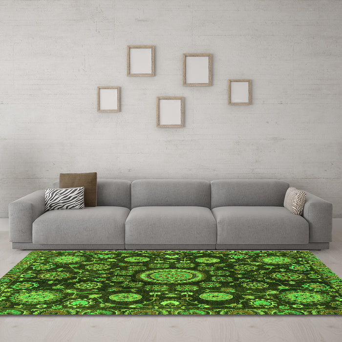 Machine Washable Oriental Green Traditional Area Rugs in a Living Room,, wshabs3900grn