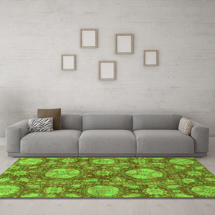 Machine Washable Abstract Green Modern Area Rugs in a Living Room,, wshabs3901grn