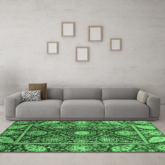 Machine Washable Oriental Emerald Green Traditional Area Rugs in a Living Room,, wshabs3902emgrn