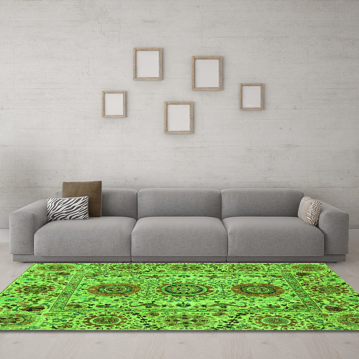 Machine Washable Abstract Green Modern Area Rugs in a Living Room,, wshabs3905grn