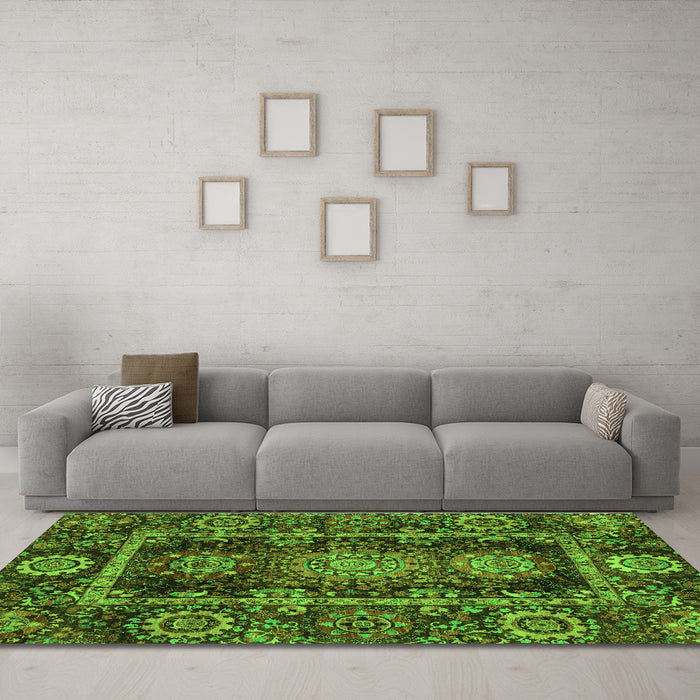 Machine Washable Oriental Green Traditional Area Rugs in a Living Room,, wshabs3906grn