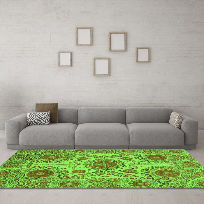 Machine Washable Abstract Green Modern Area Rugs in a Living Room,, wshabs3907grn
