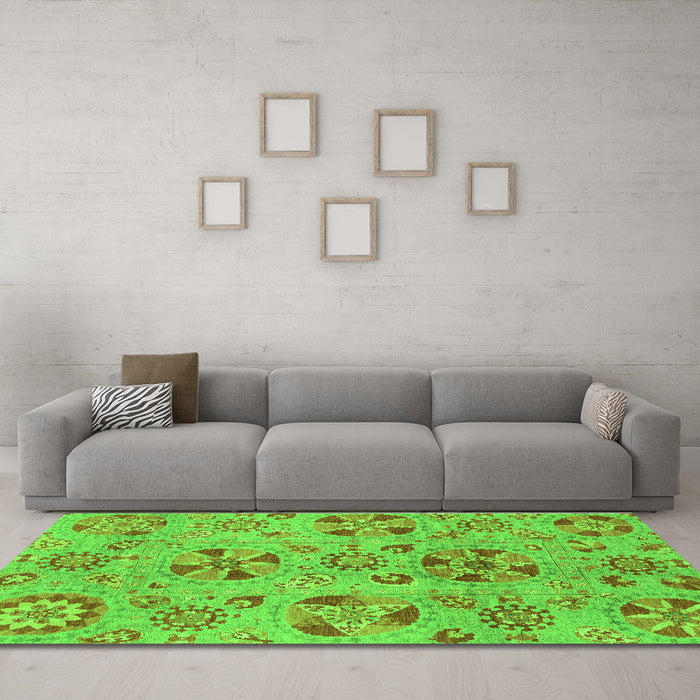 Machine Washable Abstract Green Modern Area Rugs in a Living Room,, wshabs3910grn