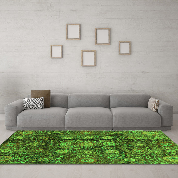 Machine Washable Oriental Green Traditional Area Rugs in a Living Room,, wshabs3912grn