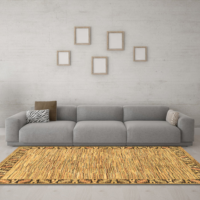 Machine Washable Abstract Brown Modern Rug in a Living Room,, wshabs3916brn