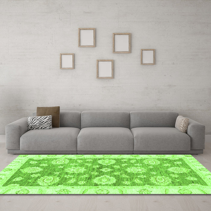 Machine Washable Oriental Green Traditional Area Rugs in a Living Room,, wshabs3919grn