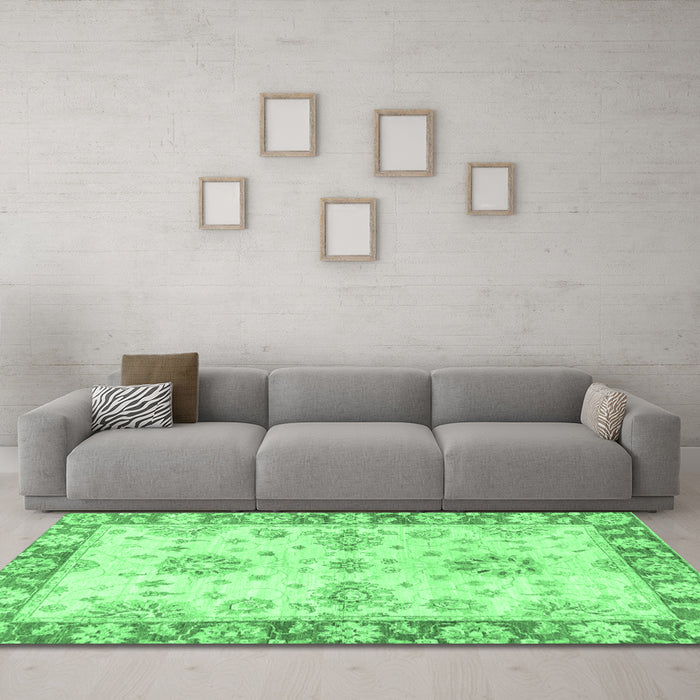 Machine Washable Oriental Emerald Green Traditional Area Rugs in a Living Room,, wshabs3920emgrn
