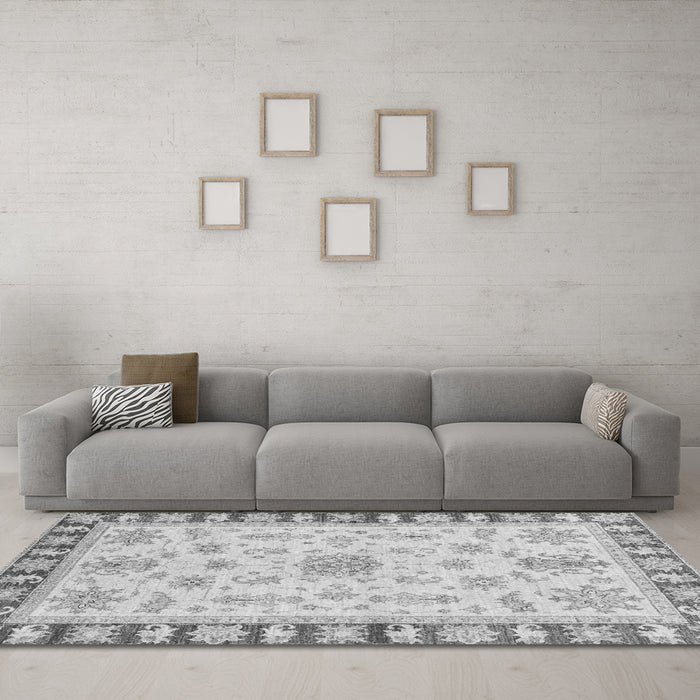 Machine Washable Oriental Gray Traditional Rug in a Living Room,, wshabs3923gry