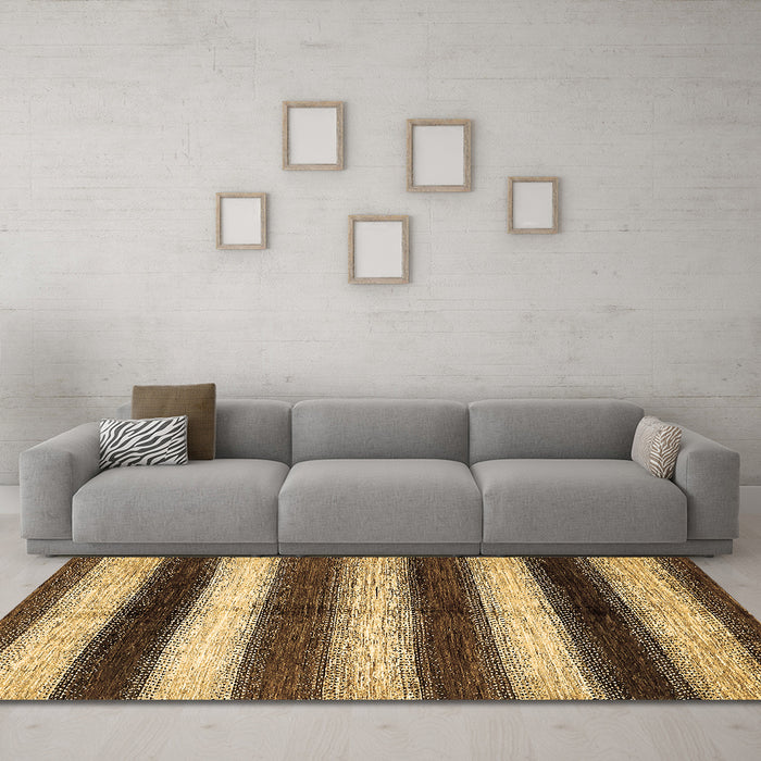 Machine Washable Abstract Brown Modern Rug in a Living Room,, wshabs392brn