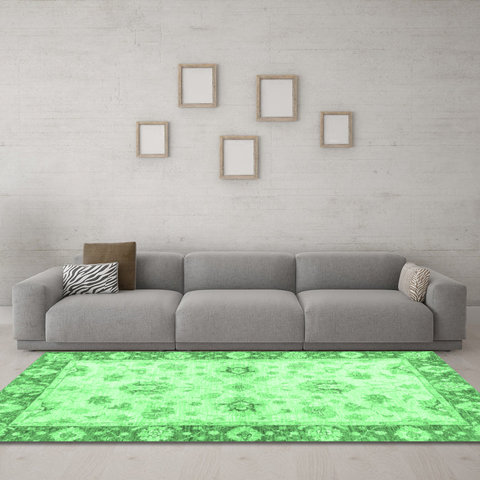 Machine Washable Oriental Emerald Green Traditional Area Rugs in a Living Room,, wshabs3933emgrn