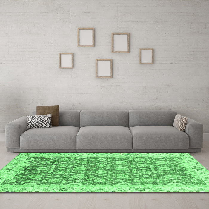Machine Washable Oriental Emerald Green Modern Area Rugs in a Living Room,, wshabs3936emgrn