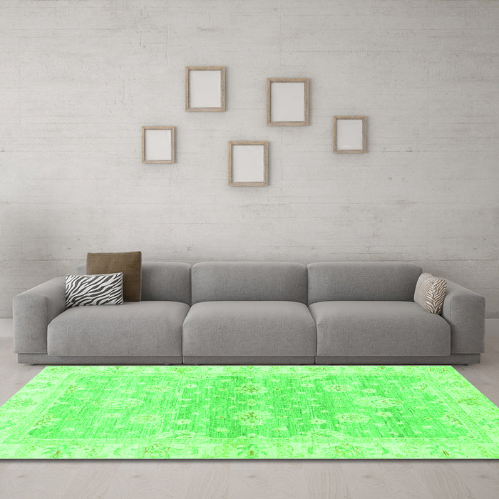 Machine Washable Oriental Green Modern Area Rugs in a Living Room,, wshabs3939grn