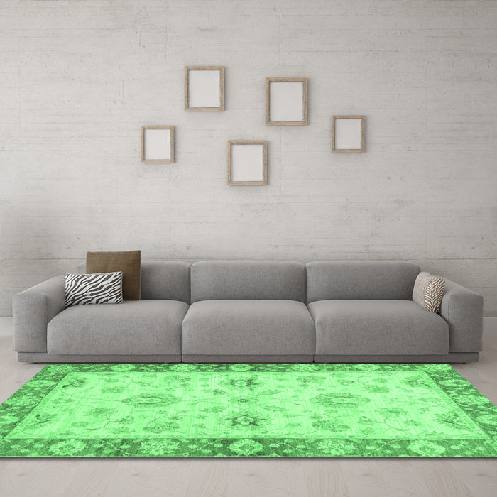 Machine Washable Oriental Emerald Green Traditional Area Rugs in a Living Room,, wshabs3941emgrn