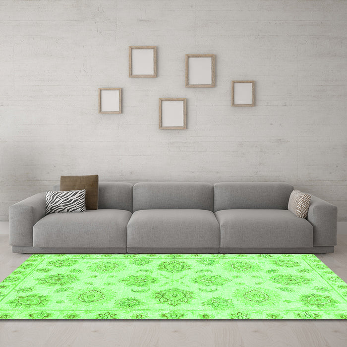 Machine Washable Oriental Green Traditional Area Rugs in a Living Room,, wshabs3942grn