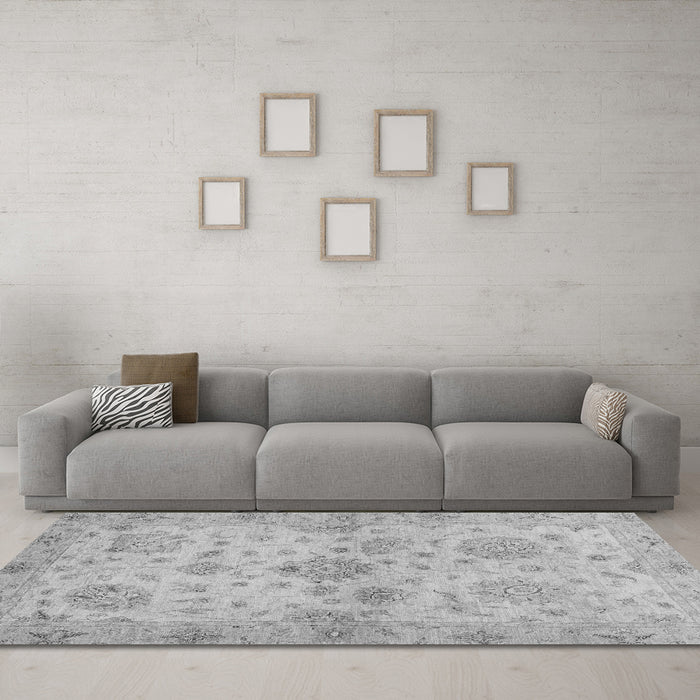 Machine Washable Oriental Gray Traditional Rug in a Living Room,, wshabs3944gry