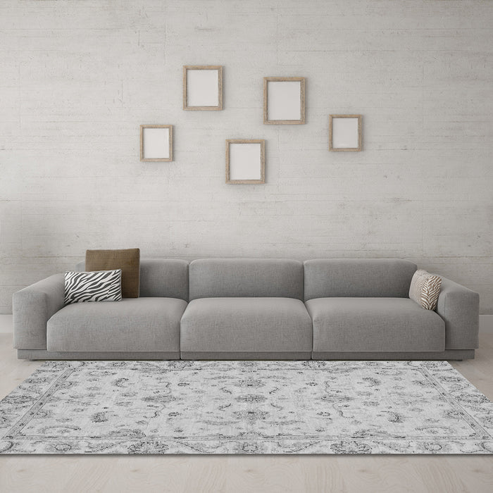 Machine Washable Oriental Gray Traditional Rug in a Living Room,, wshabs3957gry