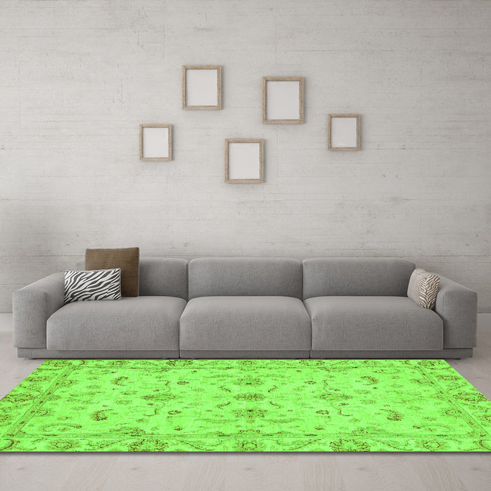Machine Washable Oriental Green Traditional Area Rugs in a Living Room,, wshabs3957grn