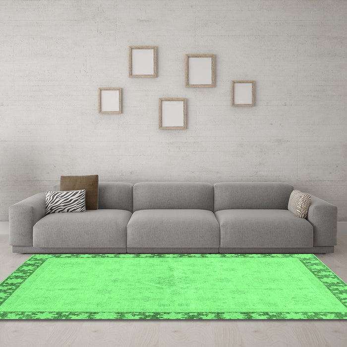 Machine Washable Oriental Emerald Green Traditional Area Rugs in a Living Room,, wshabs3962emgrn
