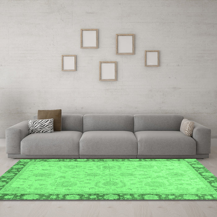 Machine Washable Oriental Emerald Green Traditional Area Rugs in a Living Room,, wshabs3964emgrn