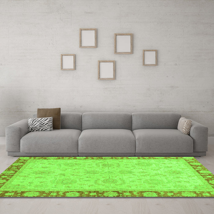 Machine Washable Oriental Green Traditional Area Rugs in a Living Room,, wshabs3964grn