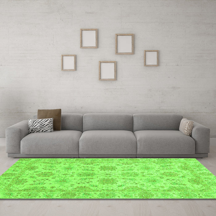 Machine Washable Oriental Green Traditional Area Rugs in a Living Room,, wshabs3965grn