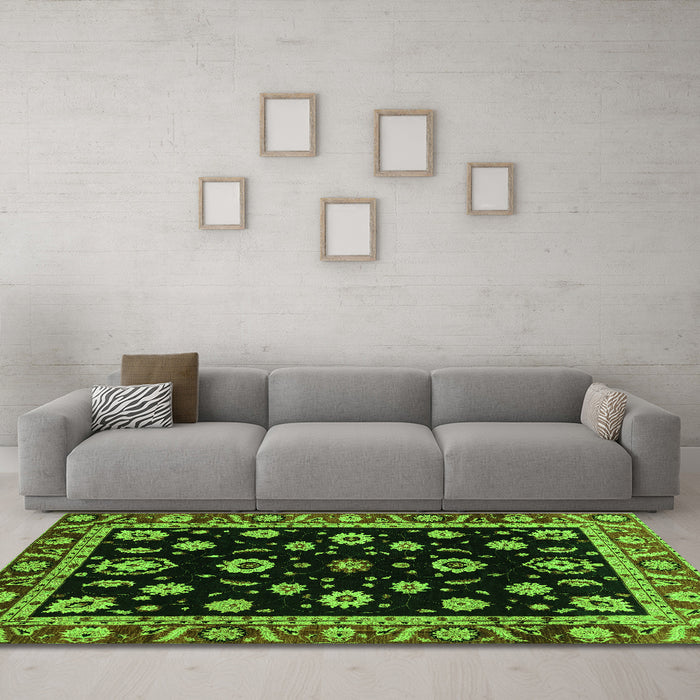 Machine Washable Oriental Green Traditional Area Rugs in a Living Room,, wshabs3969grn