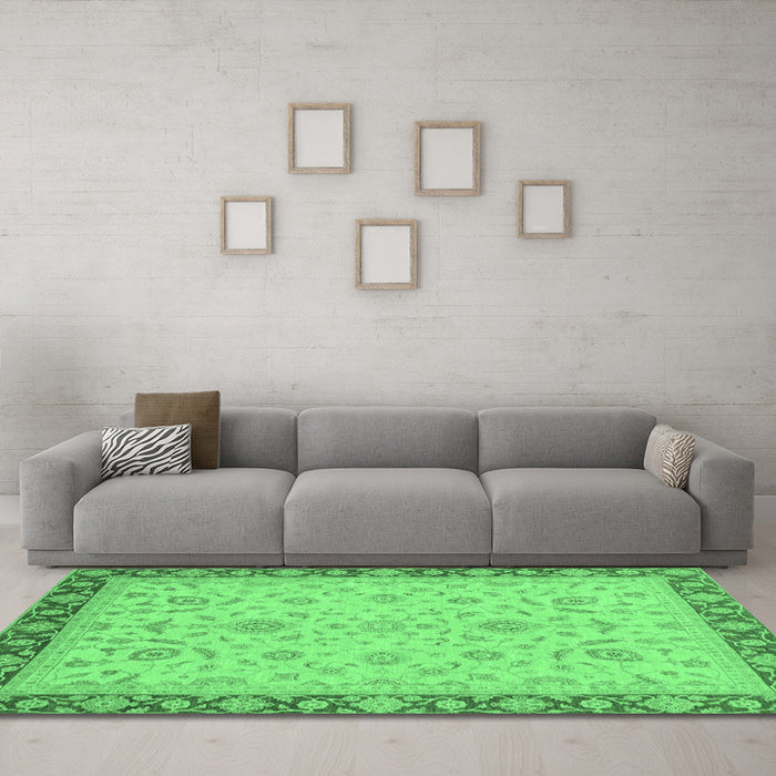 Machine Washable Oriental Emerald Green Traditional Area Rugs in a Living Room,, wshabs3970emgrn
