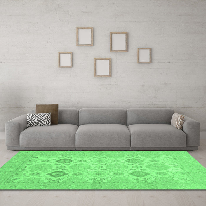 Machine Washable Abstract Emerald Green Modern Area Rugs in a Living Room,, wshabs3972emgrn