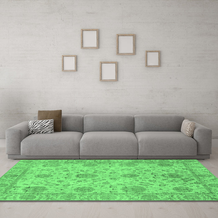 Machine Washable Oriental Emerald Green Traditional Area Rugs in a Living Room,, wshabs3976emgrn