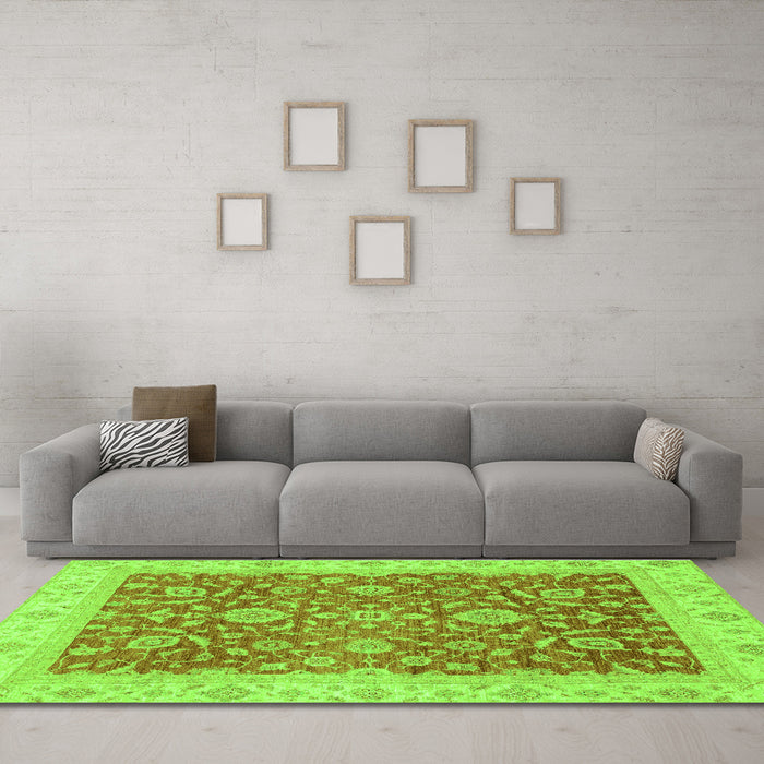 Machine Washable Oriental Green Traditional Area Rugs in a Living Room,, wshabs3981grn
