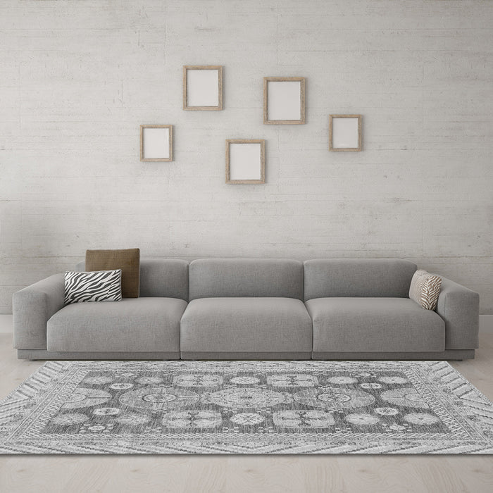 Machine Washable Oriental Gray Traditional Rug in a Living Room,, wshabs3984gry