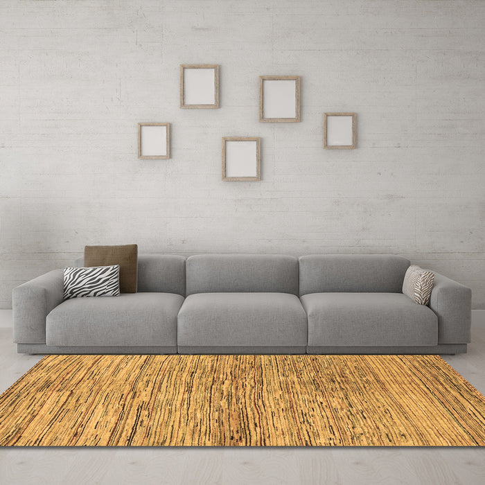 Machine Washable Abstract Brown Modern Rug in a Living Room,, wshabs3989brn