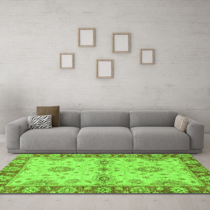Machine Washable Abstract Green Modern Area Rugs in a Living Room,, wshabs3991grn