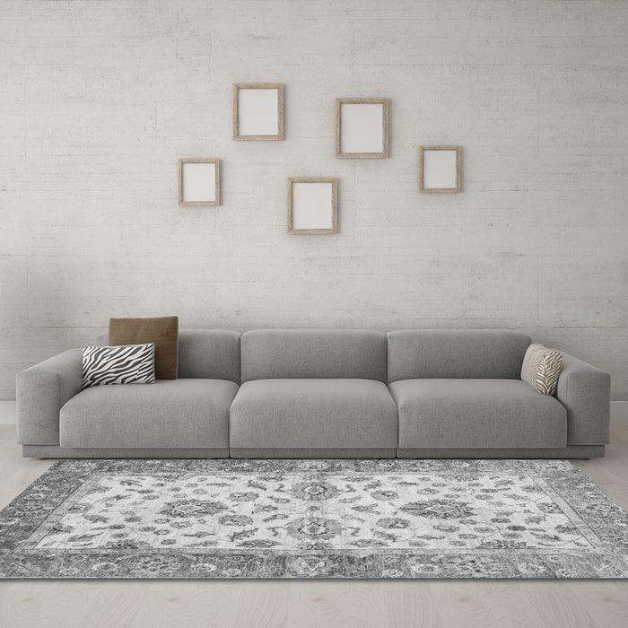 Machine Washable Oriental Gray Traditional Rug in a Living Room,, wshabs3992gry