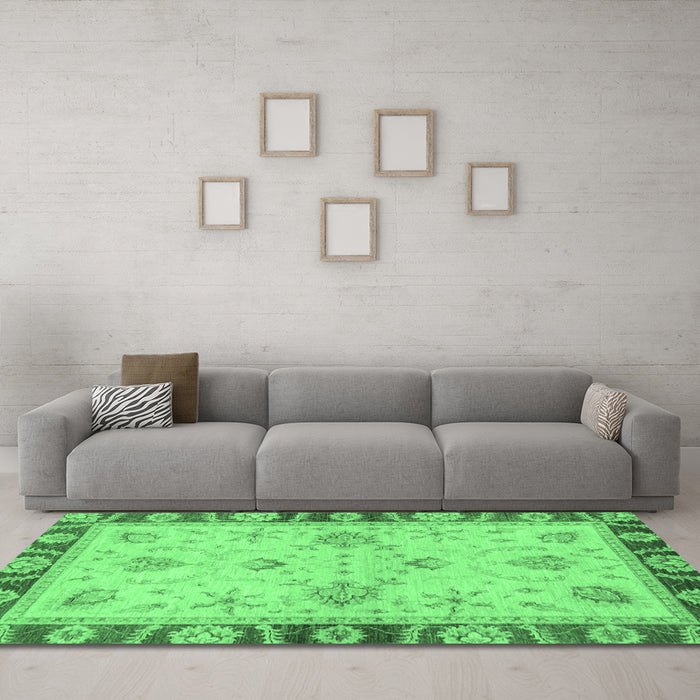 Machine Washable Oriental Emerald Green Traditional Area Rugs in a Living Room,, wshabs3993emgrn
