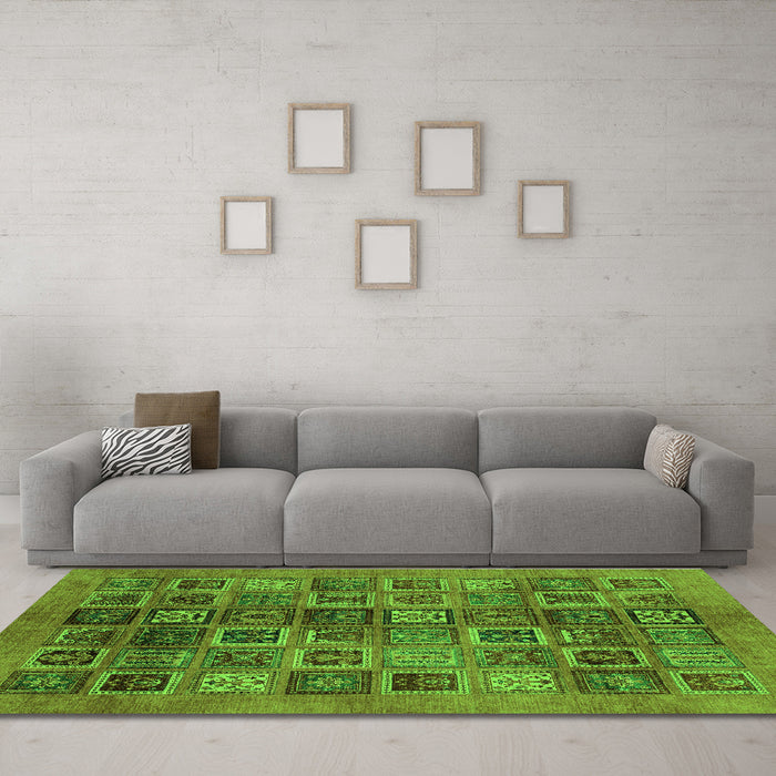 Machine Washable Abstract Green Modern Area Rugs in a Living Room,, wshabs3996grn