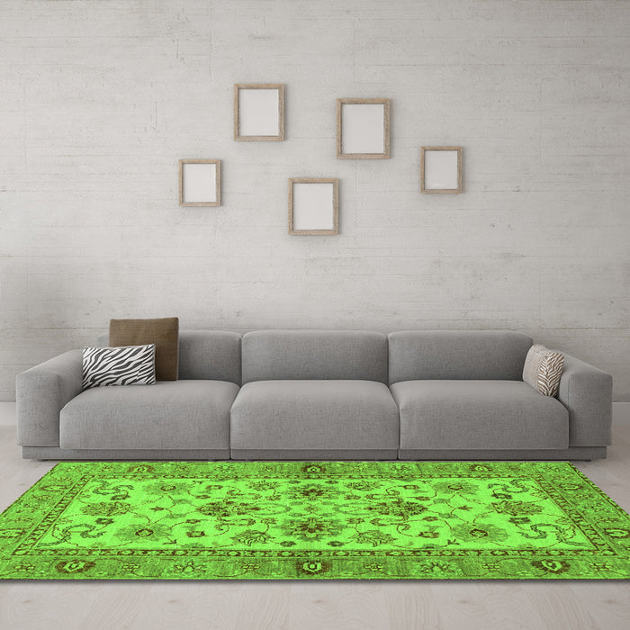 Machine Washable Abstract Green Modern Area Rugs in a Living Room,, wshabs3997grn