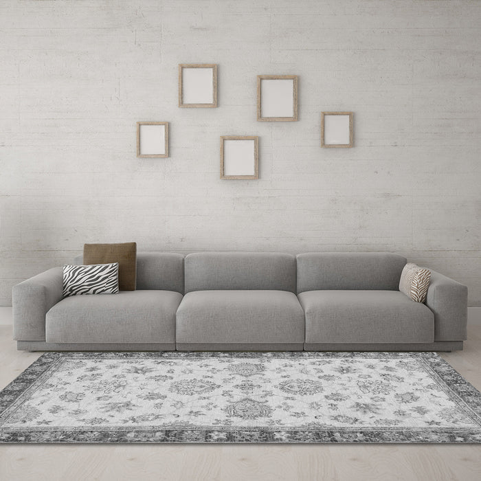 Machine Washable Oriental Gray Traditional Rug in a Living Room,, wshabs4000gry