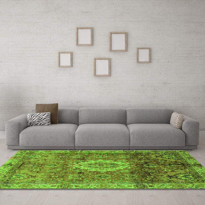 Machine Washable Oriental Green Modern Area Rugs in a Living Room,, wshabs4002grn