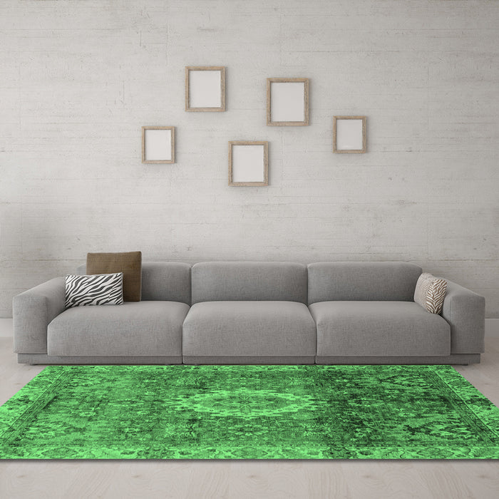 Machine Washable Oriental Emerald Green Modern Area Rugs in a Living Room,, wshabs4002emgrn