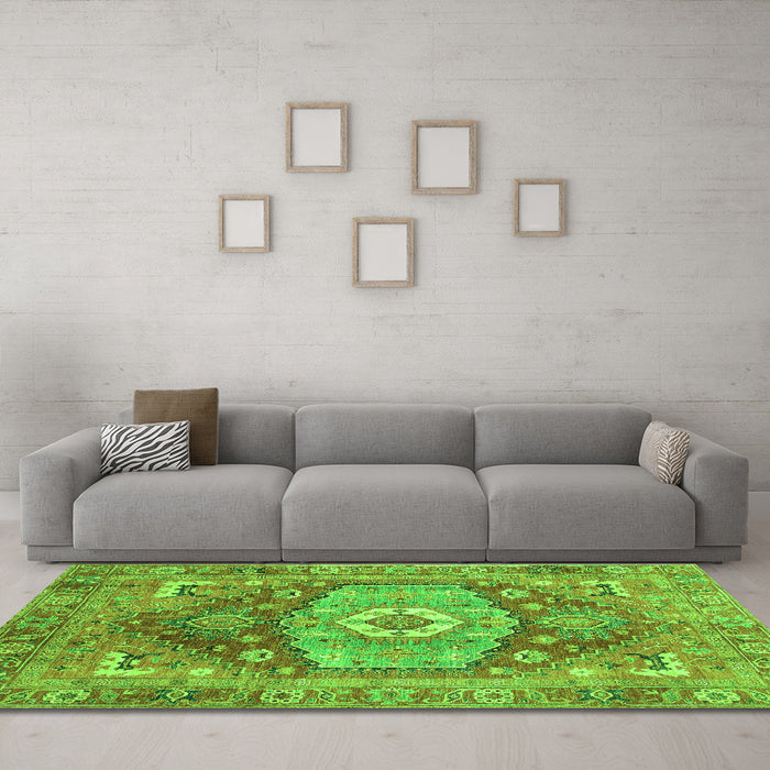 Machine Washable Persian Green Traditional Area Rugs in a Living Room,, wshabs4007grn