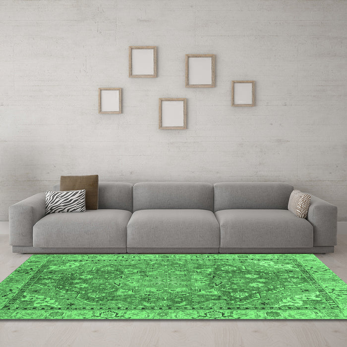 Machine Washable Persian Emerald Green Traditional Area Rugs in a Living Room,, wshabs4010emgrn