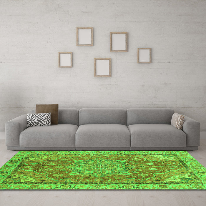 Machine Washable Persian Green Traditional Area Rugs in a Living Room,, wshabs4010grn
