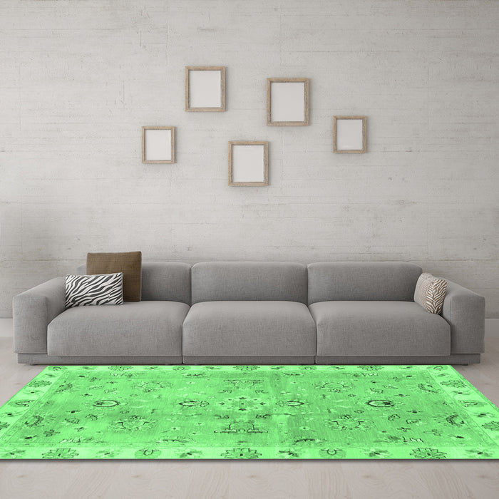 Machine Washable Oriental Emerald Green Traditional Area Rugs in a Living Room,, wshabs4016emgrn
