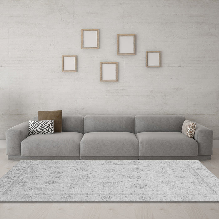 Machine Washable Oriental Gray Traditional Rug in a Living Room,, wshabs4020gry