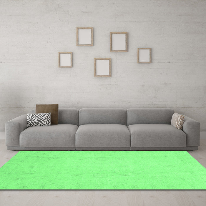 Machine Washable Oriental Emerald Green Traditional Area Rugs in a Living Room,, wshabs4022emgrn