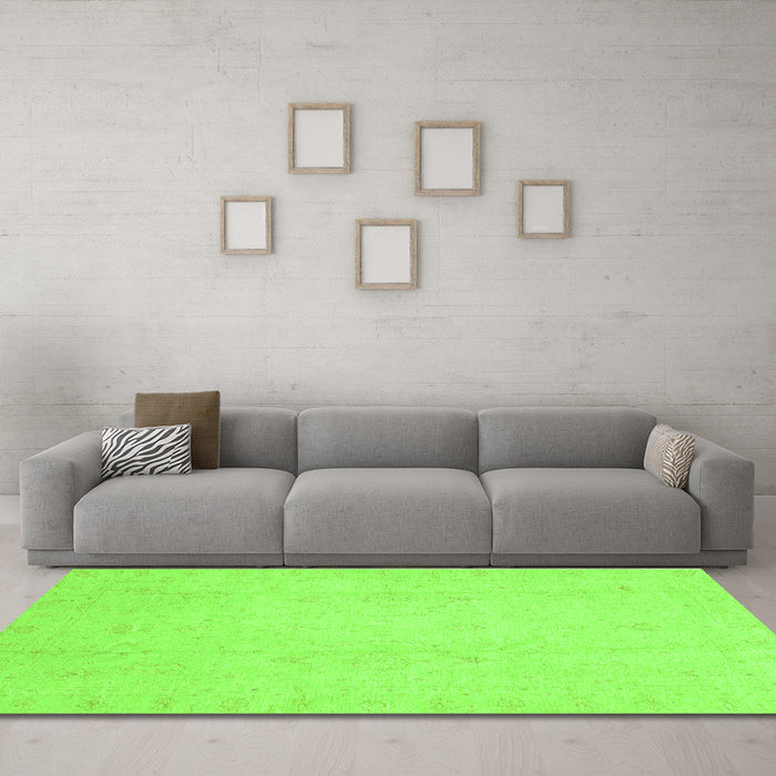 Machine Washable Oriental Green Traditional Area Rugs in a Living Room,, wshabs4022grn