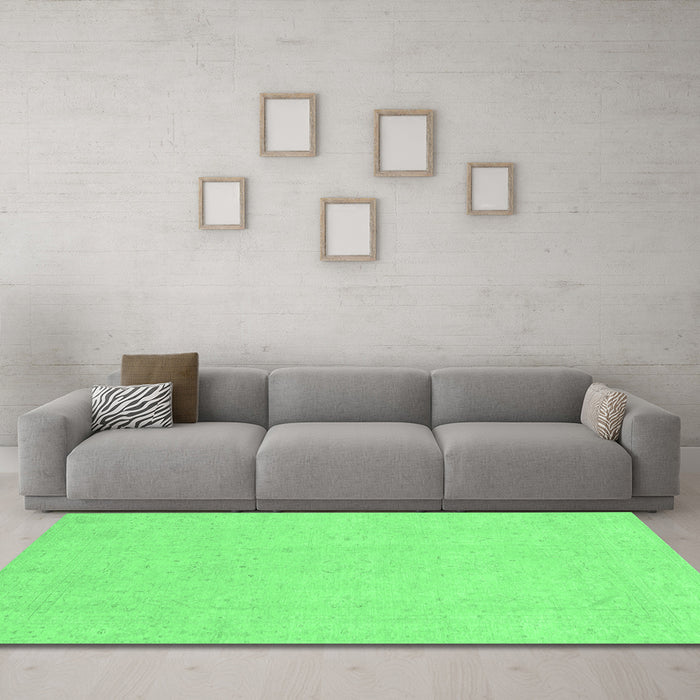 Machine Washable Oriental Emerald Green Traditional Area Rugs in a Living Room,, wshabs4023emgrn