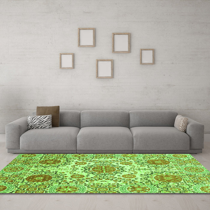 Machine Washable Abstract Green Modern Area Rugs in a Living Room,, wshabs4028grn