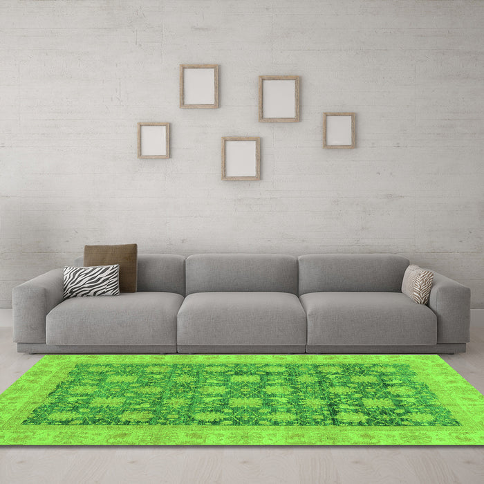 Machine Washable Oriental Green Modern Area Rugs in a Living Room,, wshabs4032grn